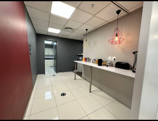 463M² OFFICE TO LET IN ROSEBANK
